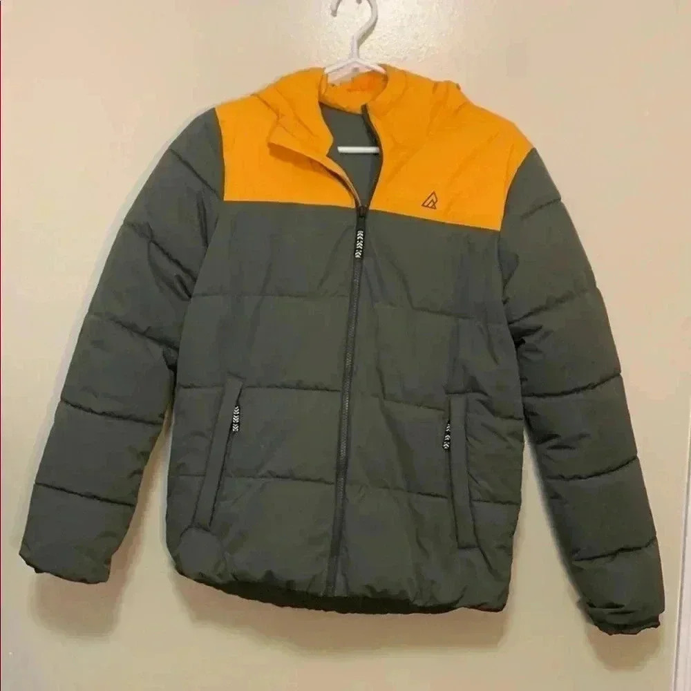 Rip Zone  Kids Winter Puffer w Hood, pockets, 100% polyester size XL